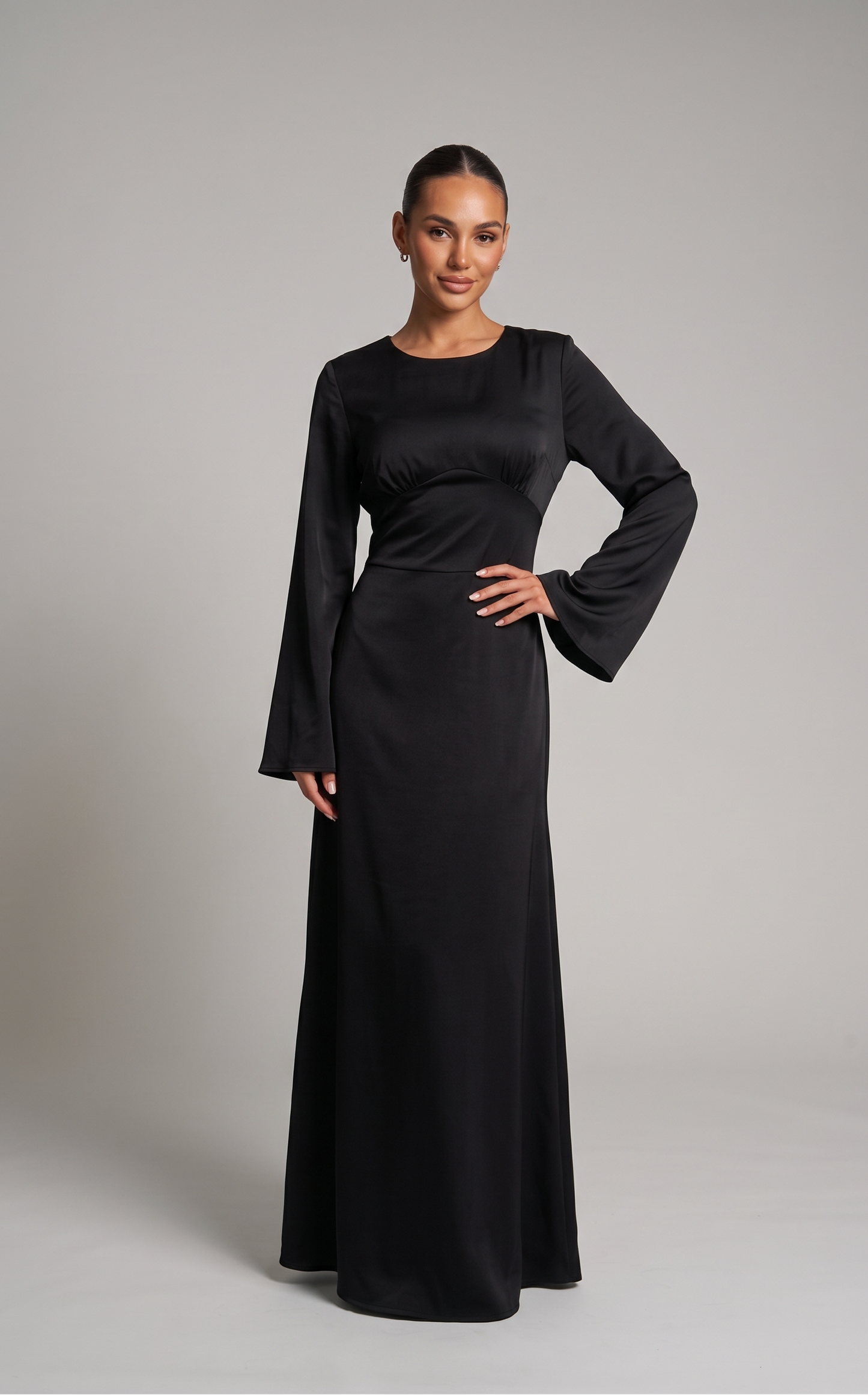 Virales Maxikleid mit Schnüren