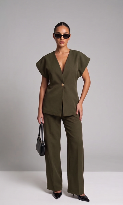 Set aus Geknöpftem Top und Hose